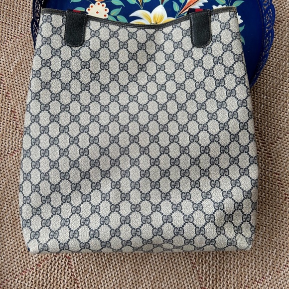 GUCCI AUTHENTIC GG CANVAS AND LEATHER SHERRY LINE TOTE - Picture 12 of 12